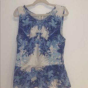 💕3 for $55 Body form fitted blouse.